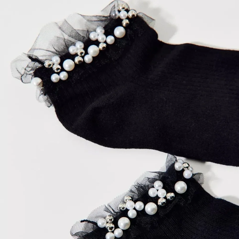 NWT Urban Outfitters Pearl and Ruffle Black Ankle Sock